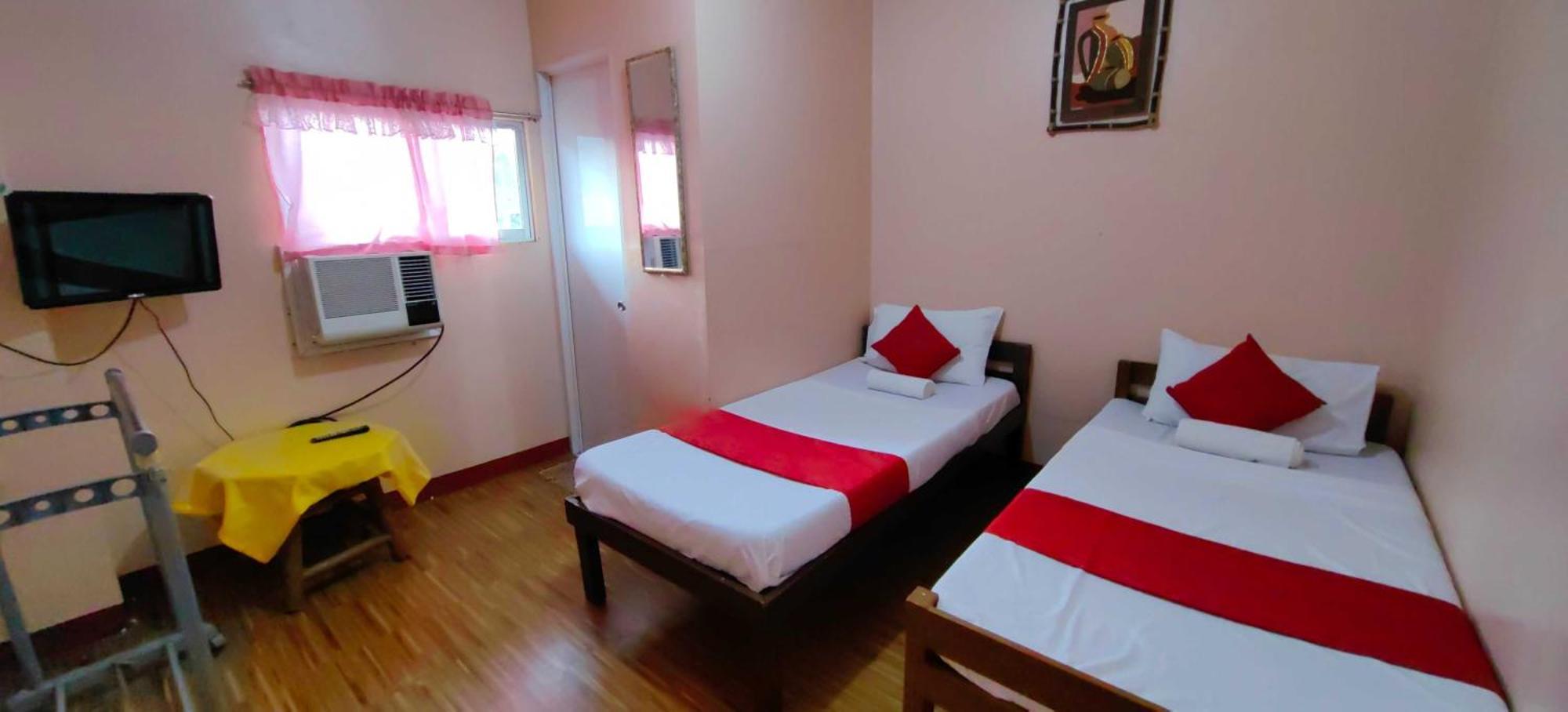 Oyo 1038 William Hearts Pension Puerto Princesa Esterno foto