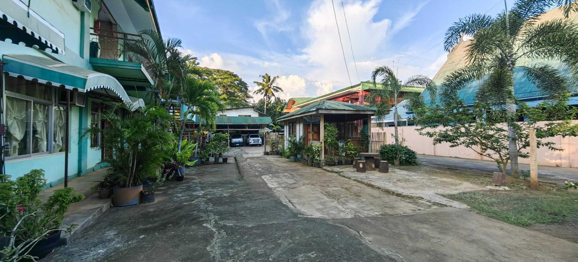 Oyo 1038 William Hearts Pension Puerto Princesa Esterno foto